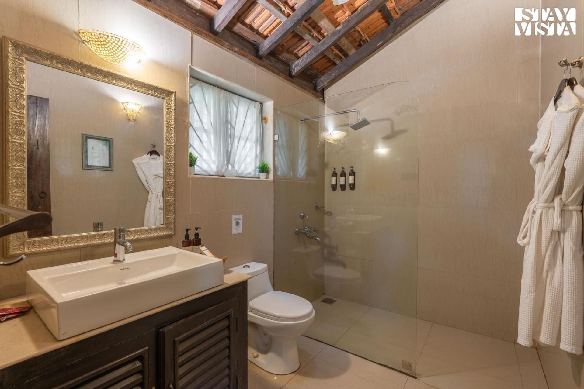 Stayvista At Amalia By Tellado With Pool, Wifi Assagao 외부 사진