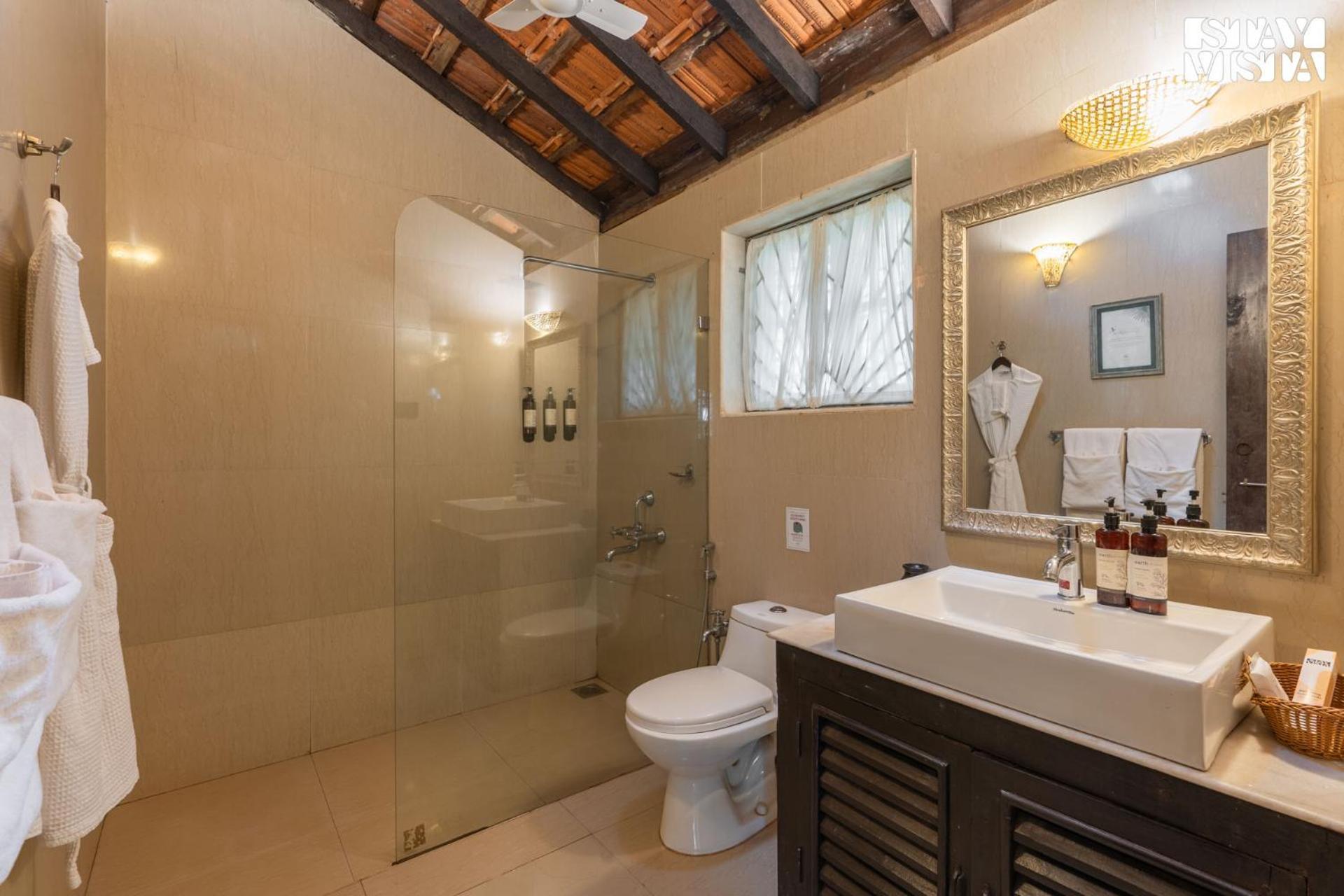 Stayvista At Amalia By Tellado With Pool, Wifi Assagao 외부 사진
