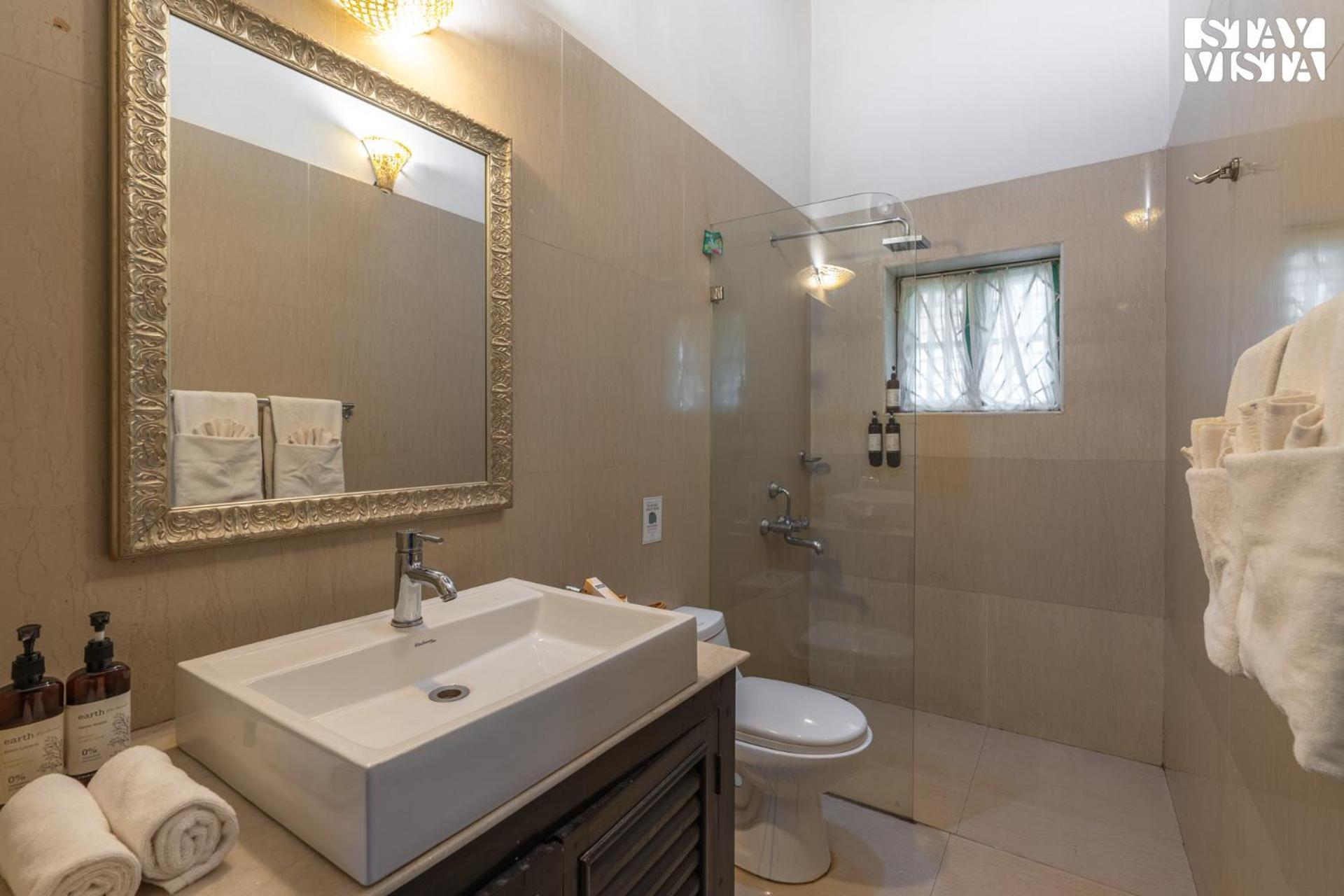 Stayvista At Amalia By Tellado With Pool, Wifi Assagao 외부 사진